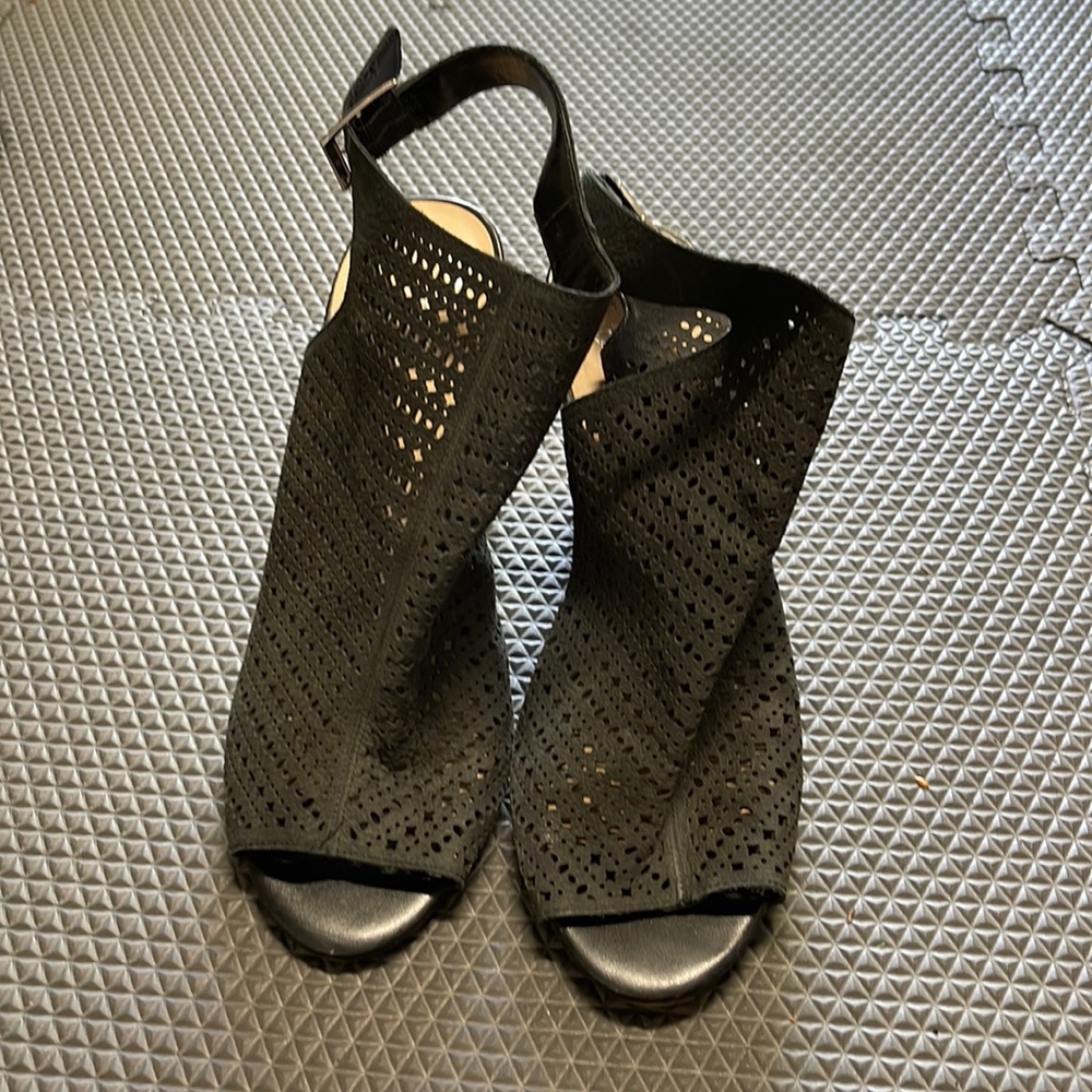 Vince Camuto Block heel - size 10